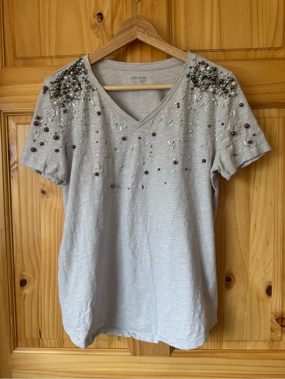Ruff Hewn Grey V-Neck Beaded Embellished Short Sleeve Tee size medium